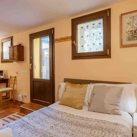 San Frediano Cozy Studio With Private Patio *