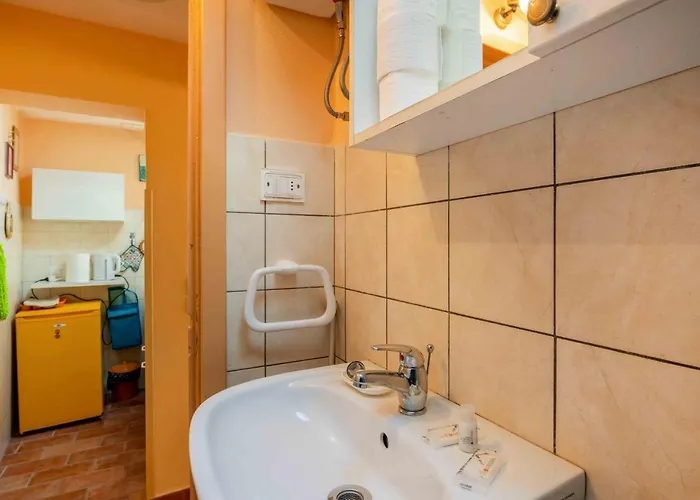 Διαμέρισμα San Frediano Cozy Studio With Private Patio *